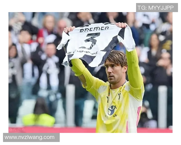 足球明星签名姿势的魅力瞬间揭秘与背后的故事分享